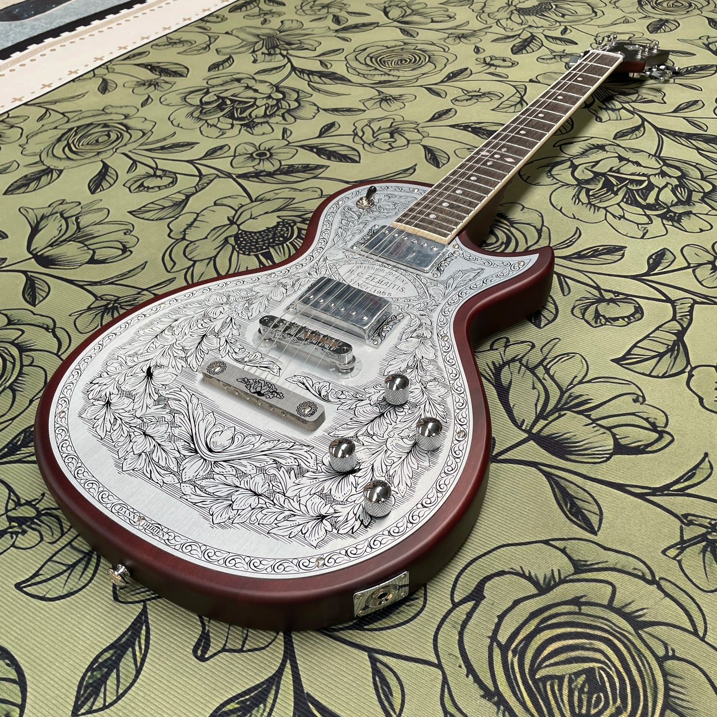 Vintage electric guitar with hand-etched aluminum panel guitars, the ultimate look for rock enthusiasts guitarra