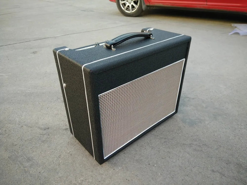 15W Black Tube Electric Guitar Amp - Professional Valve Amplifier for Stage Performance & Home Practice