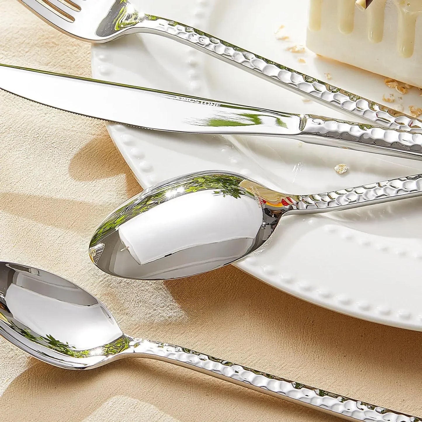 KINGSTONE 40 Piece Hammered Silverware Set